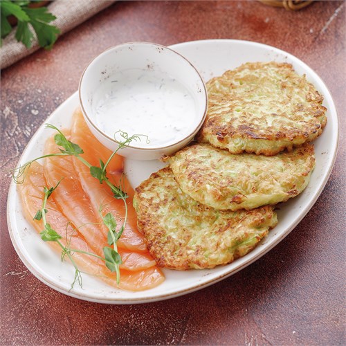 Домашние оладьи из кабачков с семгой слабосоленой 1000053